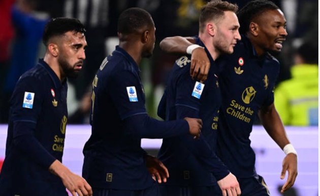 Hiệp hai tỏa sáng, Juve giữ suất trong top 4