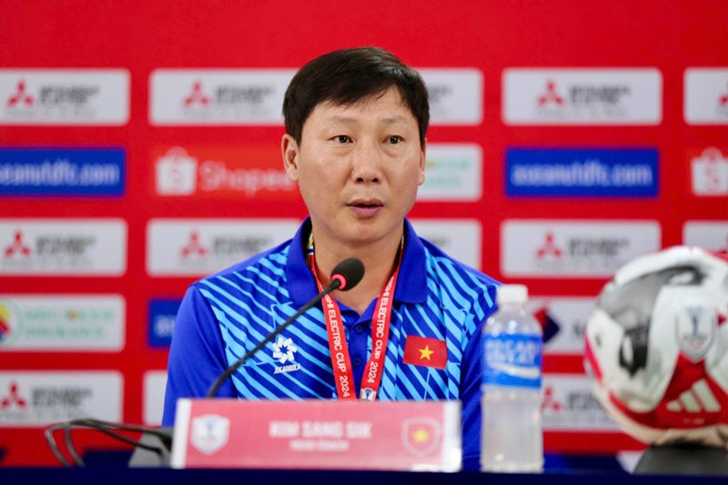 HLV Kim Sang-sik đã đóng khung hàng phòng ngự tuyển Việt Nam?