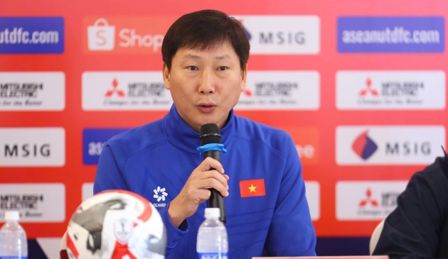 HLV Kim Sang-sik nói gì sau khi Việt Nam hạ Singapore?
