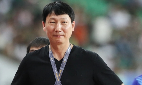 HLV Kim Sang-sik trở lại Việt Nam, sẵn sàng cho vòng loại Asian Cup 2027