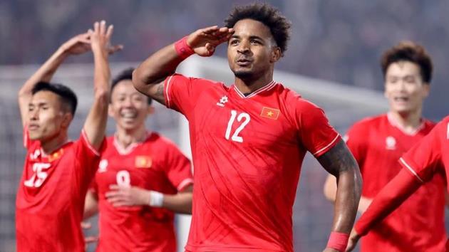 HLV Kim Sang Sik và cơn đau đầu cho bài toán thay thế Xuân Son
