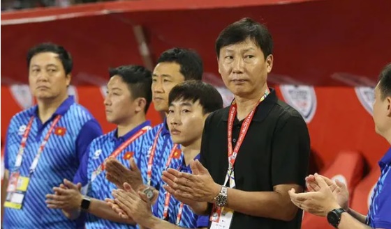 HLV Kim Sang-sik: Việt Nam vẫn đang đi đúng lộ trình