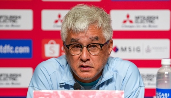 HLV Singapore thốt lên 1 điều sau khi vào bán kết AFF Cup