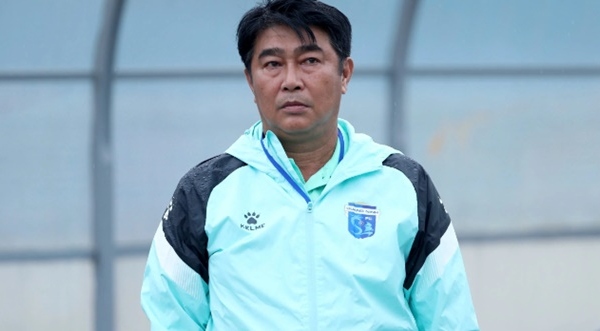 HLV Trần Minh Chiến bất ngờ chia tay Quảng Ninh FC