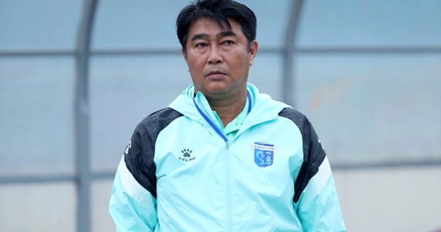 HLV Trần Minh Chiến bất ngờ chia tay Quảng Ninh FC