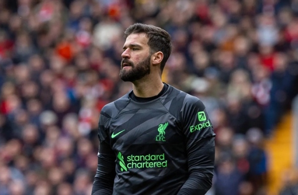 Hòa Man United, Liverpool thấy nhân tố đáng lo nơi hàng thủ
