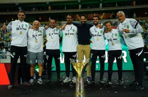 Hoàn tất thỏa thuận với Amorim, ê kíp Sporting sắp đến Old Trafford