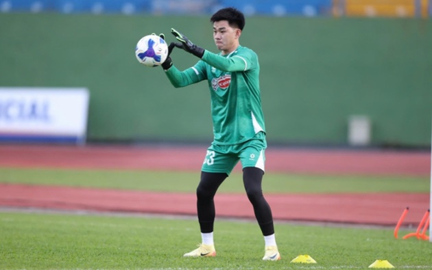 Huấn luyện viên Kim Sang Sik đã tìm thấy một thủ môn chất lượng thay vì Dinh Trieu