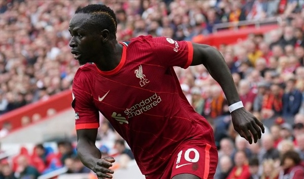 Huyền thoại Liverpool khen Sadio Mane vượt trội hơn Michael Owen