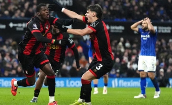 Ipswich trắng tay trước Bournemouth trong vòng 8 phút