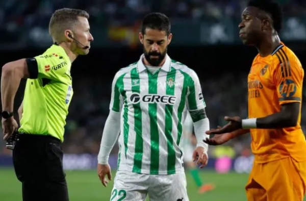 Isco xin lỗi vì ăn mừng bàn thắng vào lưới Real