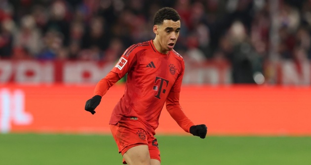 Jamal Musiala 'ngó lơ' Bayern, Barca mừng thầm