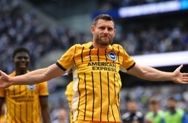 James Milner khoe vóc dáng săn chắc ở tuổi 39