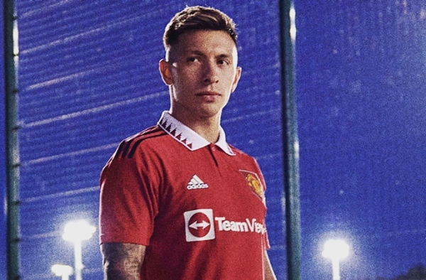 Jamie Carragher cảnh báo Man United về Lisandro Martinez