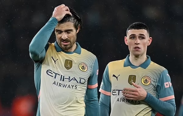 Jamie Carragher: Cuộc đấu giữa đàn ông và đứa trẻ