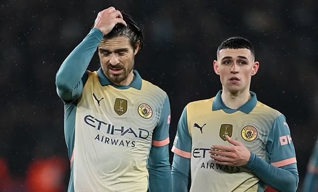 Jamie Carragher: Cuộc đấu giữa đàn ông và đứa trẻ