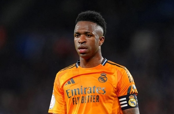 Jese cảnh báo Vinicius: Đừng chạy theo tiền bạc, Real Madrid mới là nhà