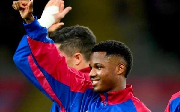 Jorge Mendes làm rõ tương lai Fati trước tin đồn rời Barca