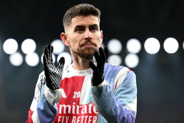 Jorginho chịu "áp lực gia đình" trong thương vụ rời Arsenal