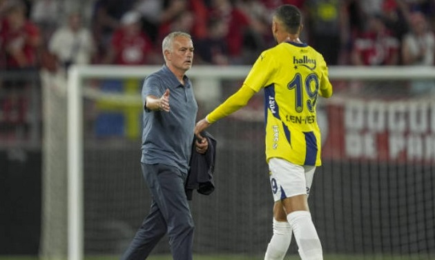 Jose Mourinho úp mở về khả năng trở lại Anh Quốc