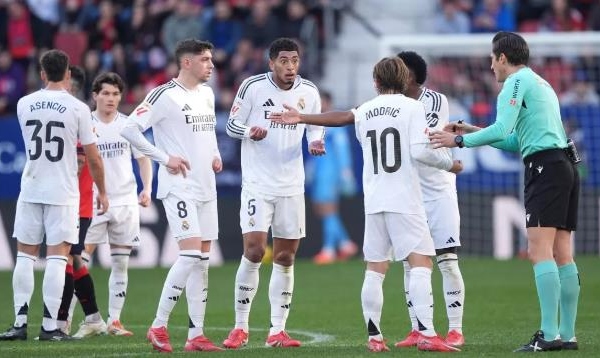 Jude Bellingham nói gì với trọng tài trước khi bị truất quyền thi đấu trước Osasuna?