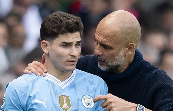 Julian Alvarez phủ nhận mâu thuẫn với Pep Guardiola khi rời Man City