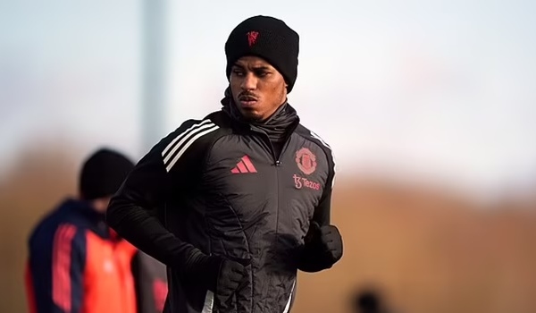 Keane nói thẳng về Rashford sau khi bị MU trục xuất