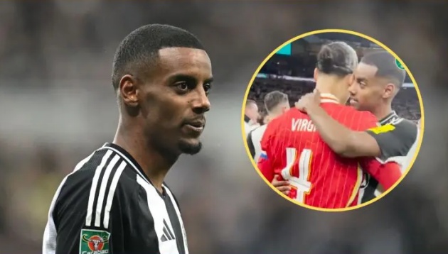 Khoảnh khắc gây bão của Isak với Van Dijk làm dậy sóng Liverpool