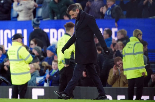 Không thể mua sắm, Van Nistelrooy cứu Leicester bằng cách nào?