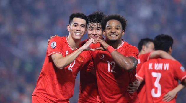 Khuyến mãi mạnh mẽ, Việt Nam điện thoại bị mất 10 bước trong bảng xếp hạng FIFA