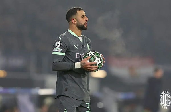 Kyle Walker thẳng thắn chỉ ra vấn đề của AC Milan sau trận thua Feyenoord