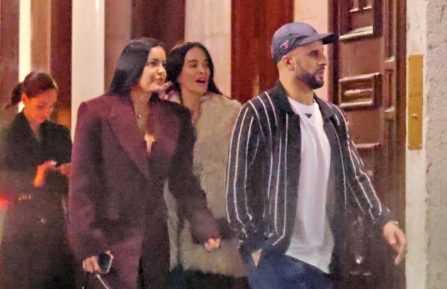 Kyle Walker tiệc tùng thâu đêm với 2 người đẹp bí ẩn
