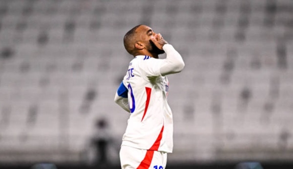 Lacazette hồi xuân tại Ligue 1