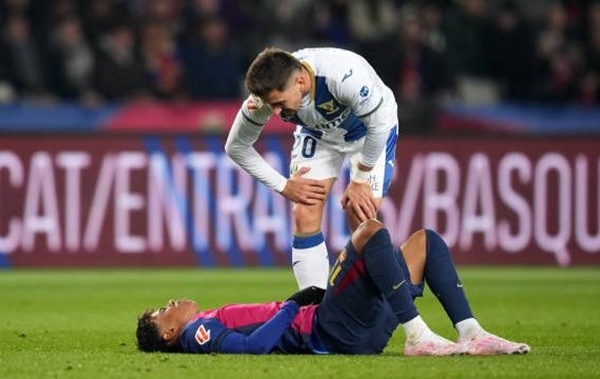 Lamine Yamal khiến Barcelona "đứng ngồi không yên"