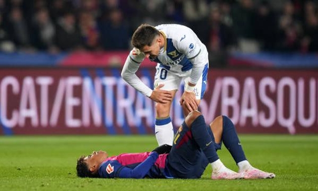 Lamine Yamal khiến Barcelona "đứng ngồi không yên"