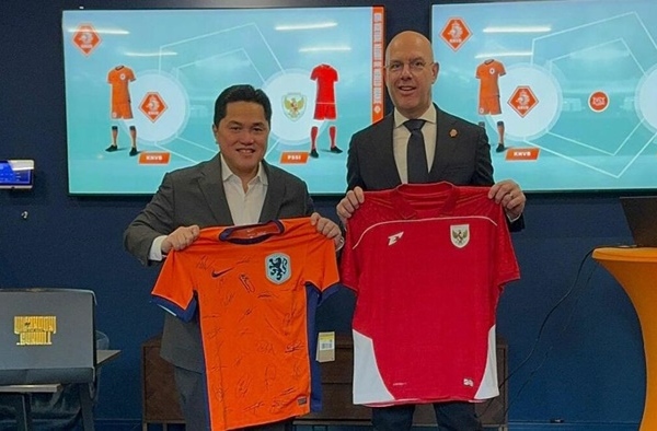 LĐBĐ Indonesia mời ĐT Hà Lan đá giao hữu