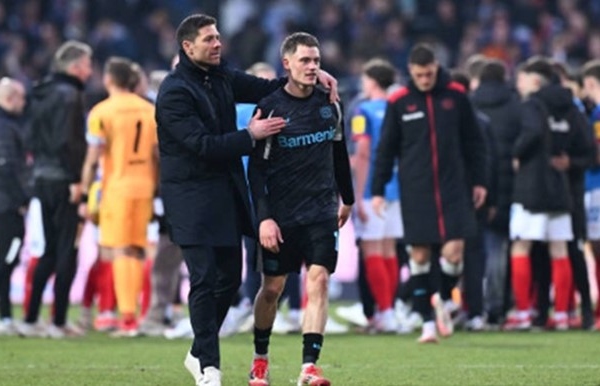 Leverkusen bất bại 21 trận ở Bundesliga, gây áp lực lên Bayern