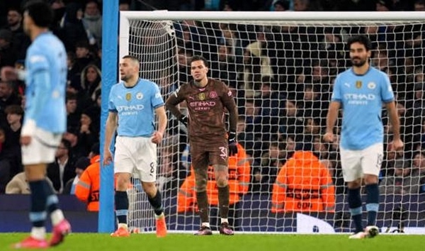 Liên tiếp mắc sai lầm, Man City xứng đáng bị trừng phạt