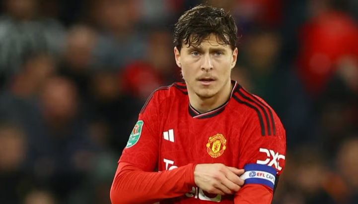 Lindelof muốn đi, Van Nistelrooy muốn đón: Thương vụ tốt cho cả 3 bên