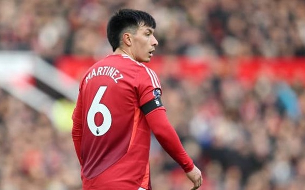 Lisandro Martinez chính thức phẫu thuật thành công