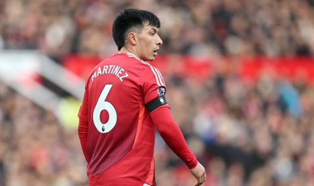 Lisandro Martinez chính thức phẫu thuật thành công