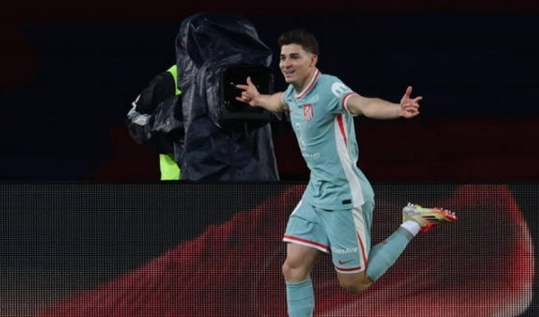 Liverpool chuẩn bị dành số tiền kỷ lục để đưa Julian Alvarez đến Anfield