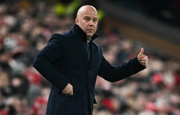 Liverpool hay nhưng Arne Slot còn đó nỗi lo