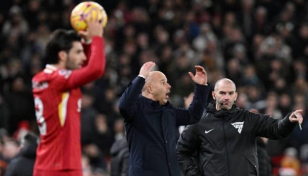 Liverpool hòa Fulham, Arne Slot đối mặt án phạt nặng từ FA