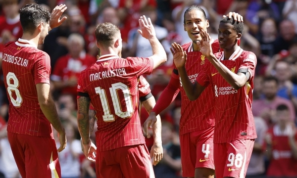 Liverpool nguy cơ mất ngôi đầu vào tay Chelsea, Arne Slot nhắc tên Arsenal