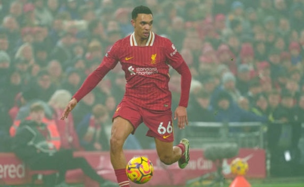 Liverpool nhận quyết định choáng váng từ Alexander-Arnold, Real chờ đón tân binh