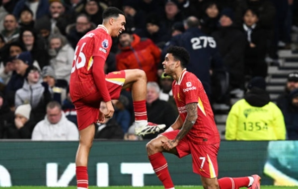 Liverpool thắng tưng bừng, Alexander-Arnold được ví như David Beckham