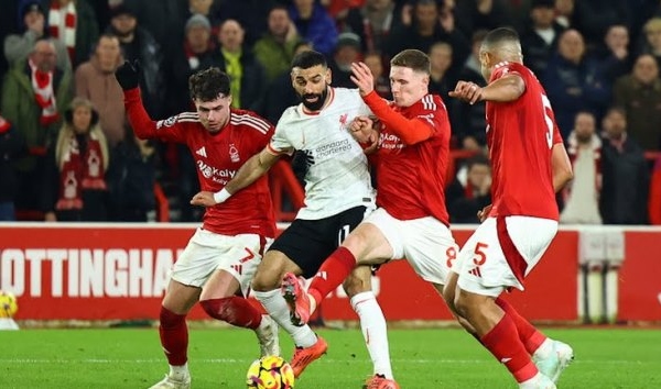 Liverpool thoát hiểm trong trận cầu nghẹt thở với Nottingham Forest