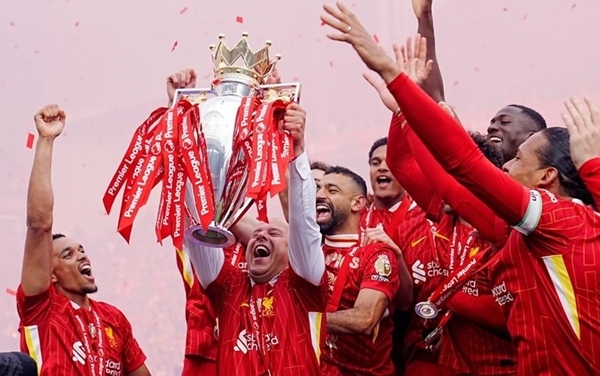 Liverpool thu hơn 230 triệu USD, phá kỷ lục Ngoại hạng Anh