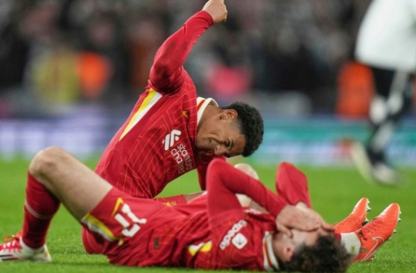 Liverpool thua Newcastle: 'Cỗ máy' mệt mỏi, nhạt nhòa của Arne Slot